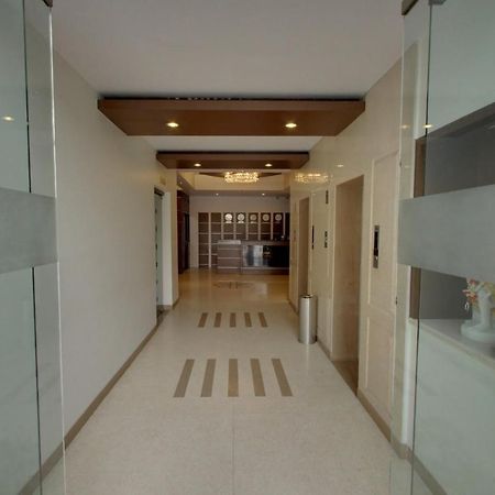 Hotel Bluestone กาเซียบัด ภายนอก รูปภาพ