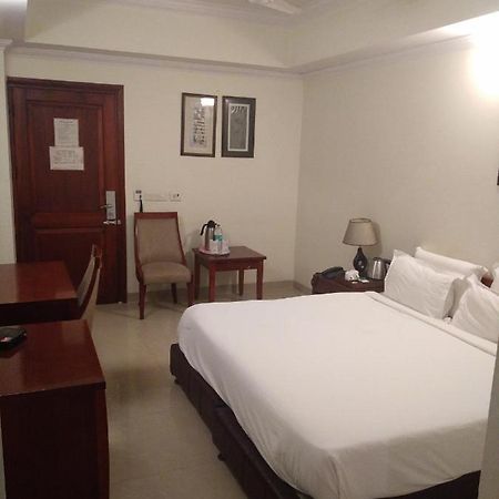 Hotel Bluestone กาเซียบัด ภายนอก รูปภาพ