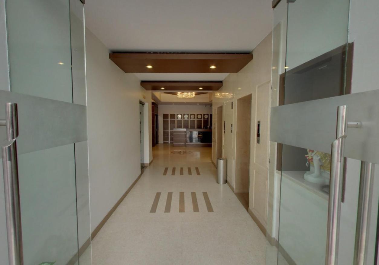 Hotel Bluestone กาเซียบัด ภายนอก รูปภาพ