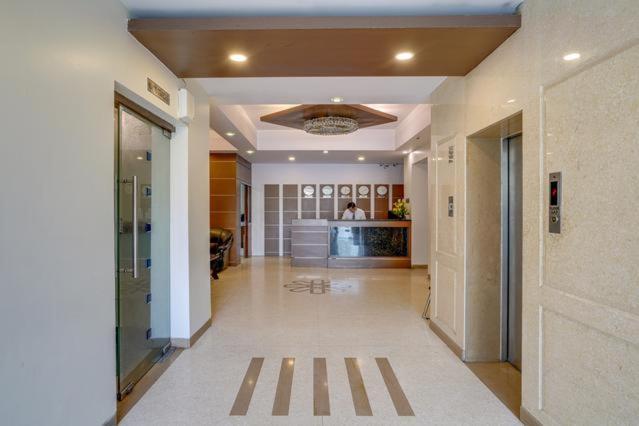 Hotel Bluestone กาเซียบัด ภายนอก รูปภาพ